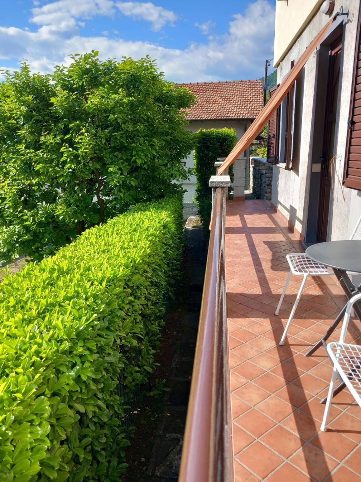 Lake And Guzzi View - Holiday Home Манделло-дель-Ларио Экстерьер фото