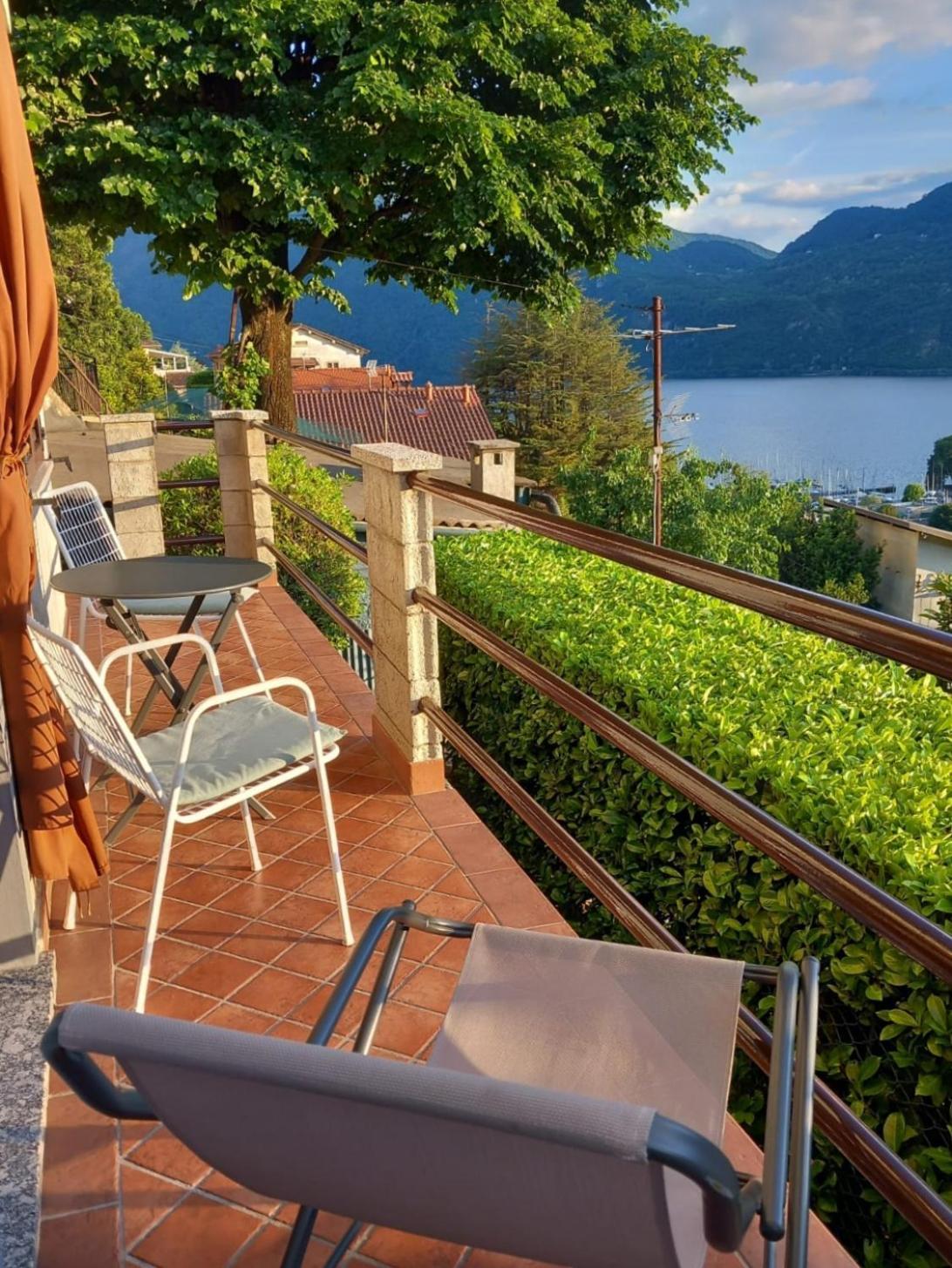 Lake And Guzzi View - Holiday Home Манделло-дель-Ларио Экстерьер фото